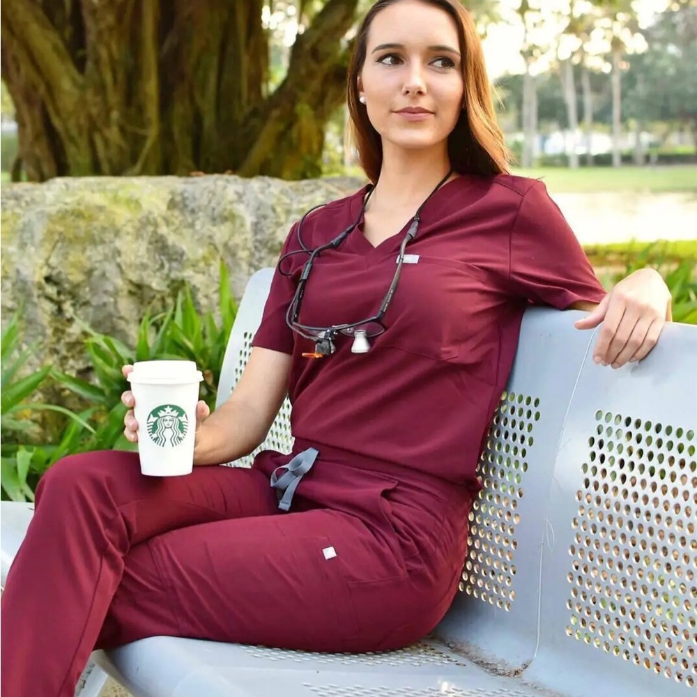 Figs Burgundy Scrub Set